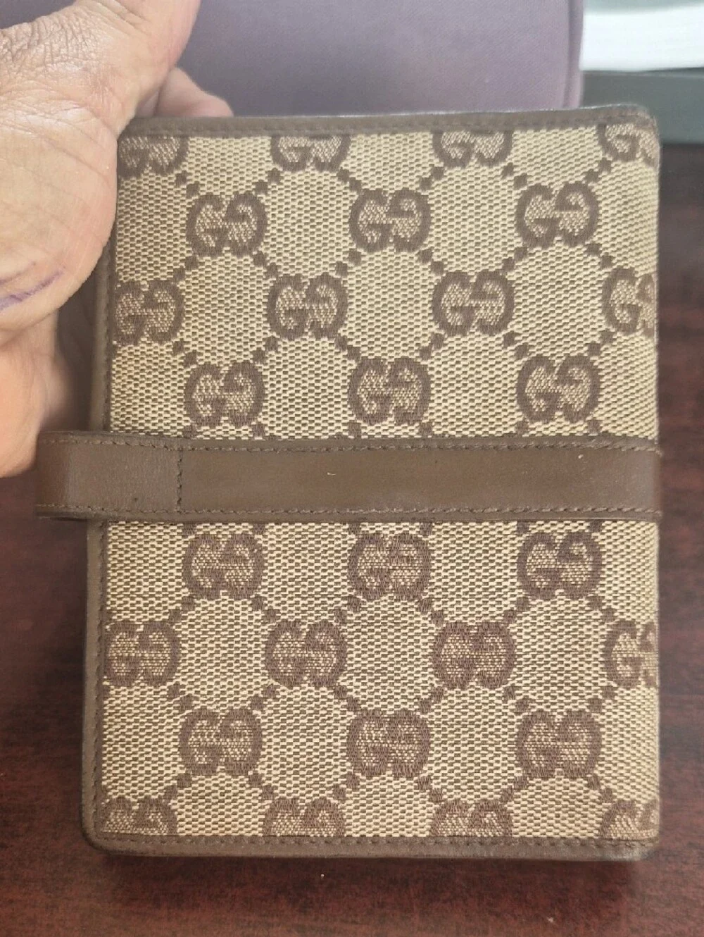 Bundle Gucci Wallet And Make Up Bag For Only $95 - Picture 11 of 16